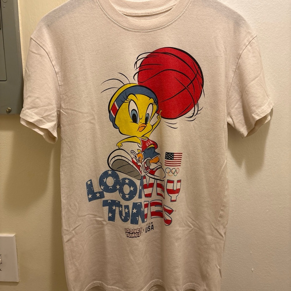 Looney Tunes Tweety x USA Olympics Basketball T-Shirt size small